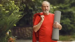 Ako sa v 60 rokoch opäť cítiť na 40? Jednoduchý návyk, ktorý pomôže vrátiť energiu