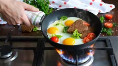 Toto niekoľkonásobne zlepší chuť obyčajnej praženice: kuchár prezradil tajnú ingredienciu