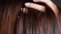 Chladnička namiesto salónu: potraviny z kuchyne, ktoré vrátia vlasom lesk a hustotu